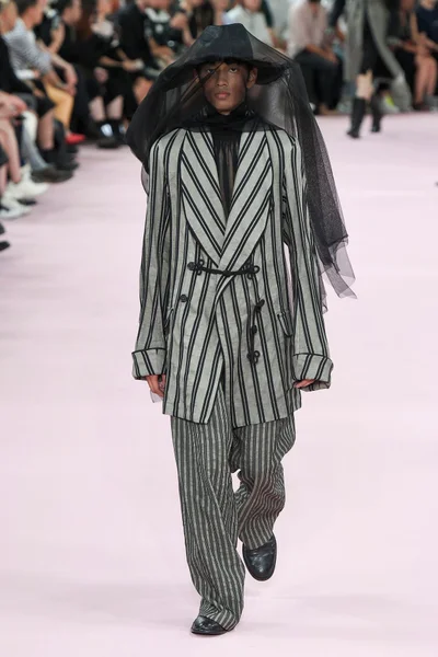Look 35